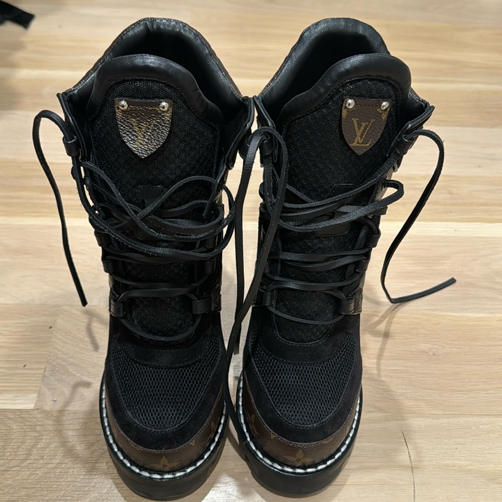 100% authentic Louis Vuitton combat boots